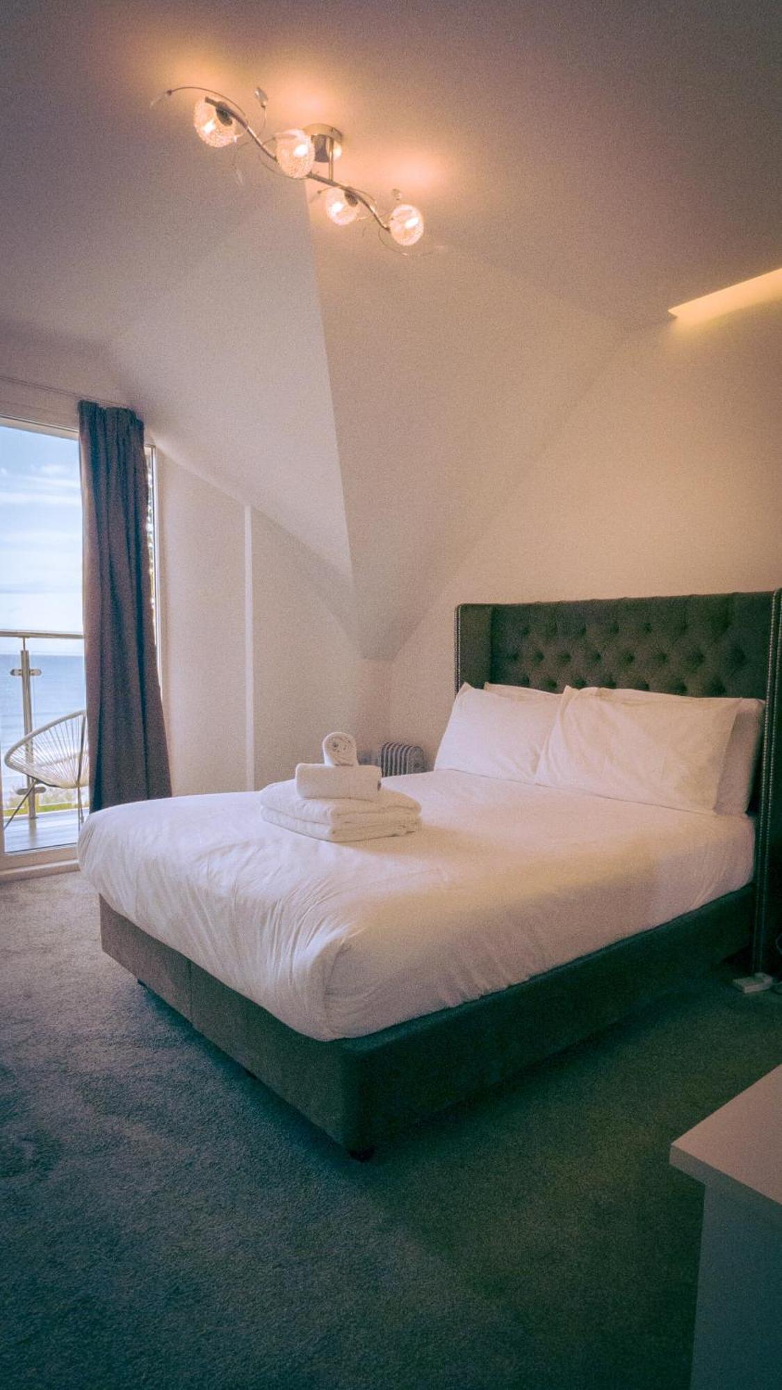 Oyo Newquay Beach Hotel Eksteriør bilde