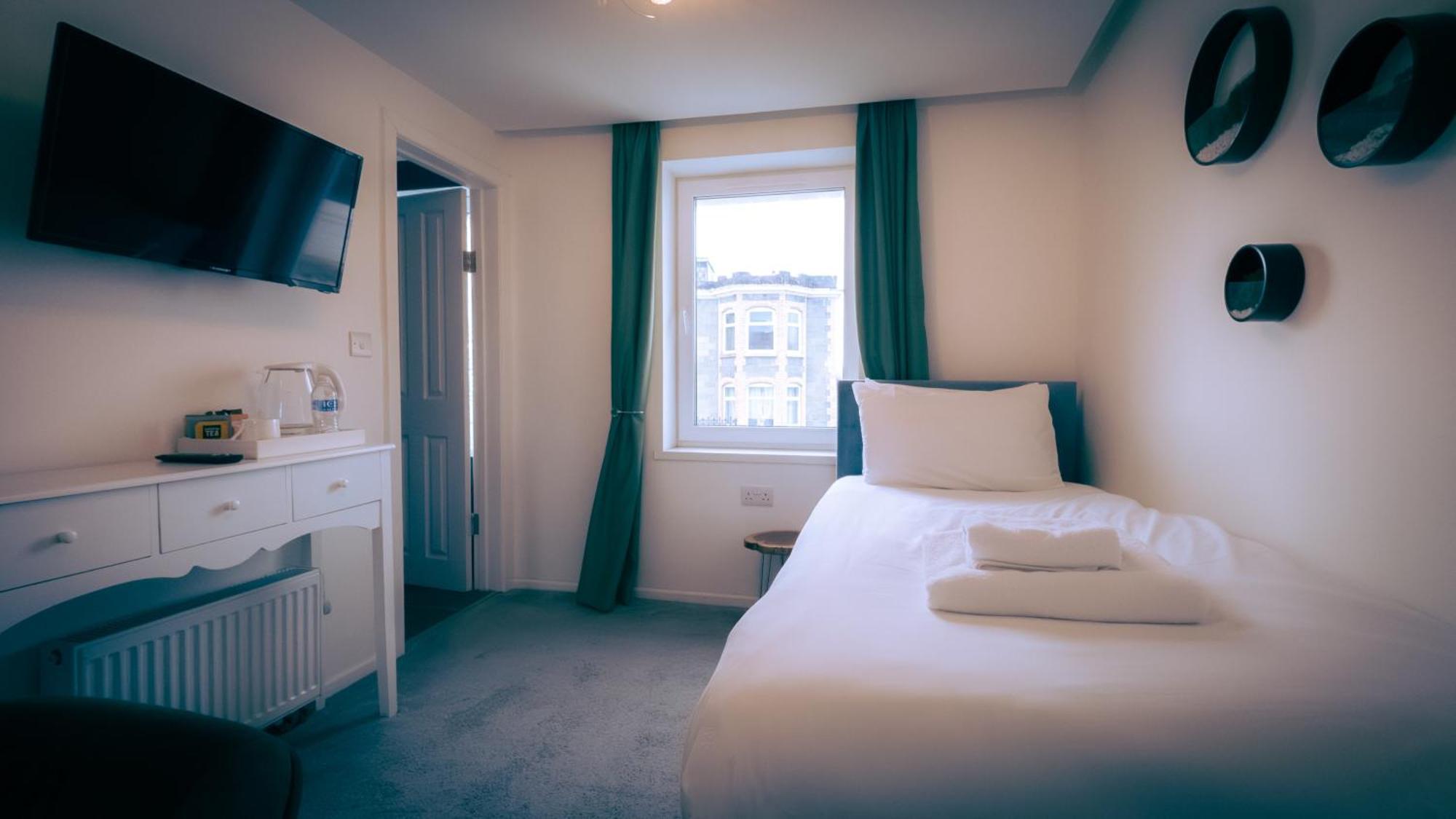 Oyo Newquay Beach Hotel Eksteriør bilde